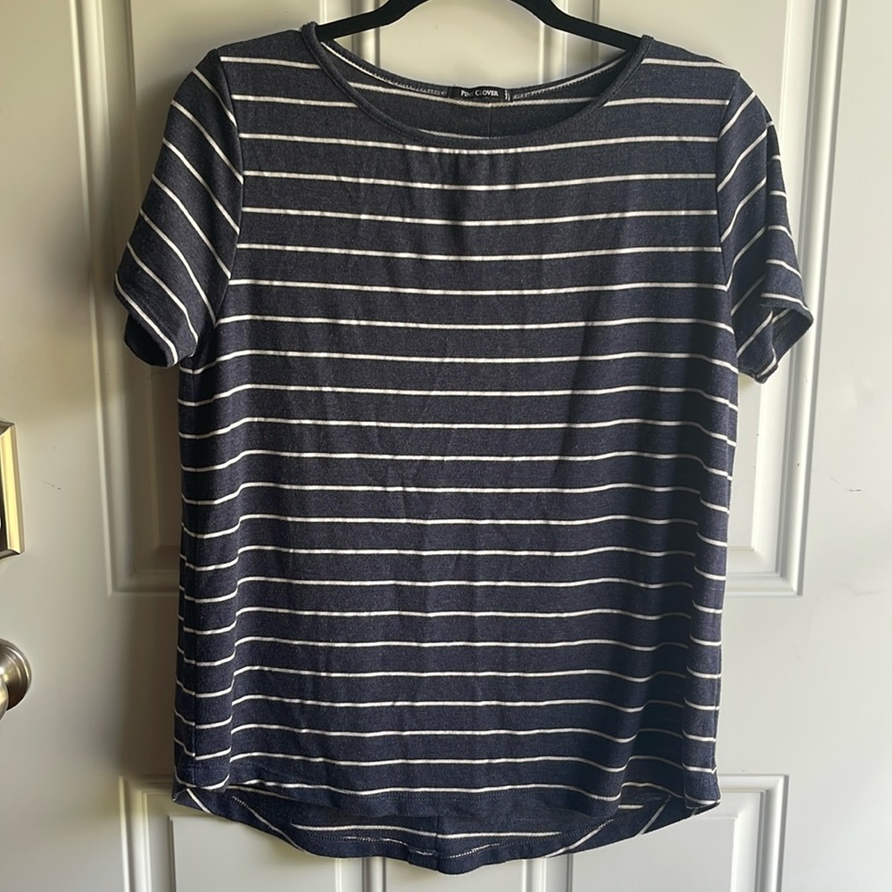 Pink Clover short sleeve top, size large. Stitch Fix find ❤️